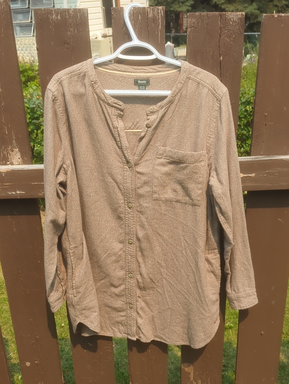 Roots Long Brown Button-Front Long Sleeve Shirt